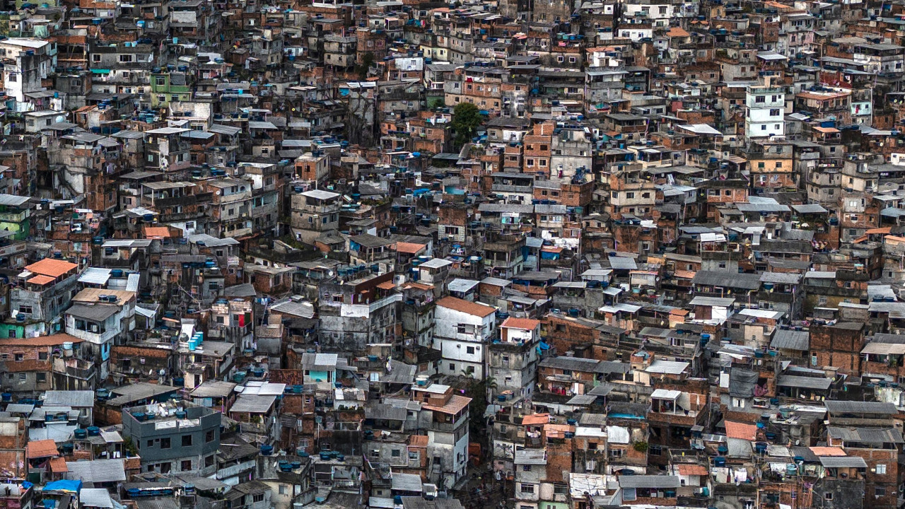 Quais são os Estados onde mais gente mora em favelas?